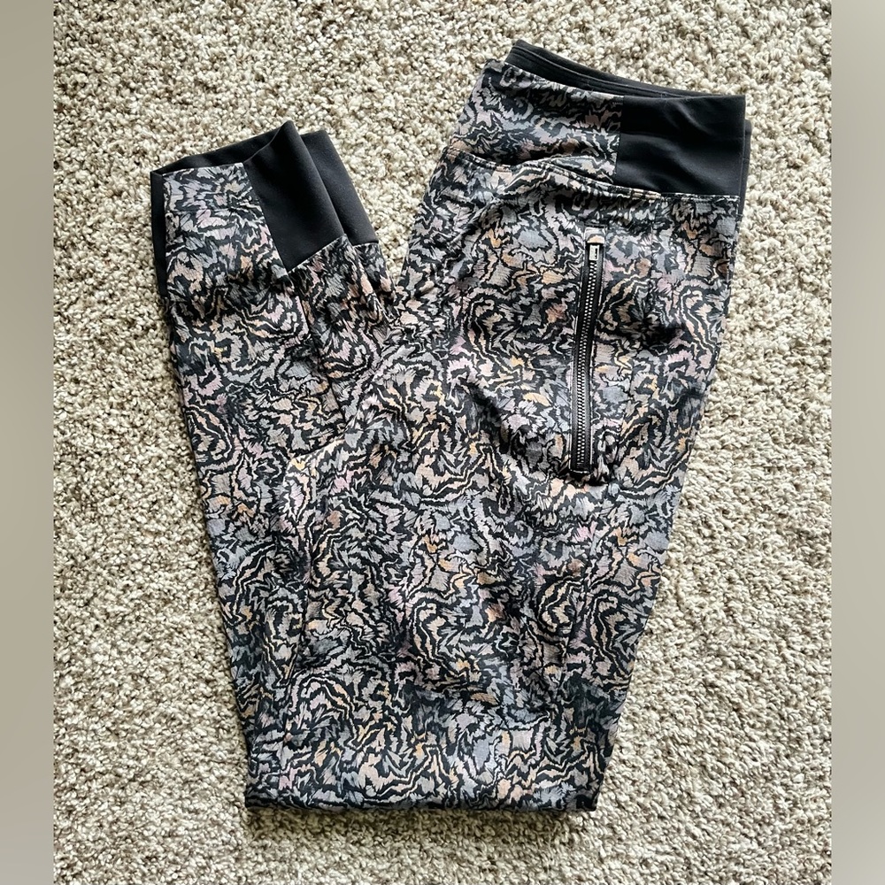 Athleta TREKKIE NORTH JOGGER Kinetic
Abstract Black